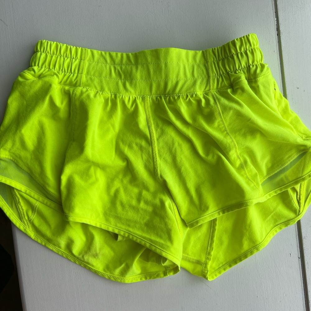 highlighter yellow lululemon hotty hots